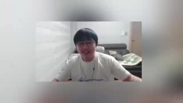 只能说一模一样！imp：我的手真的很像猪蹄吗？